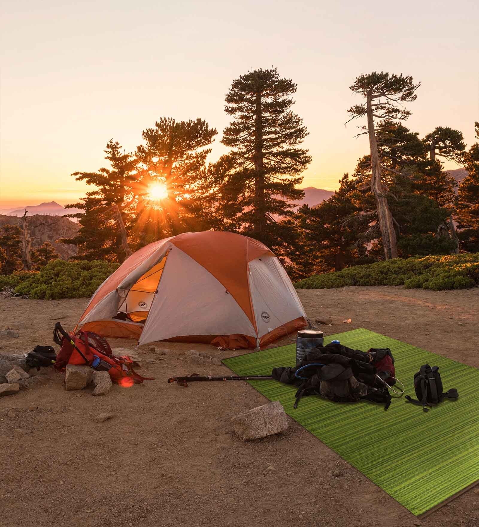 Green Solid Polyproylene 4 ft x 6 ft Machine Made Picnic Mat