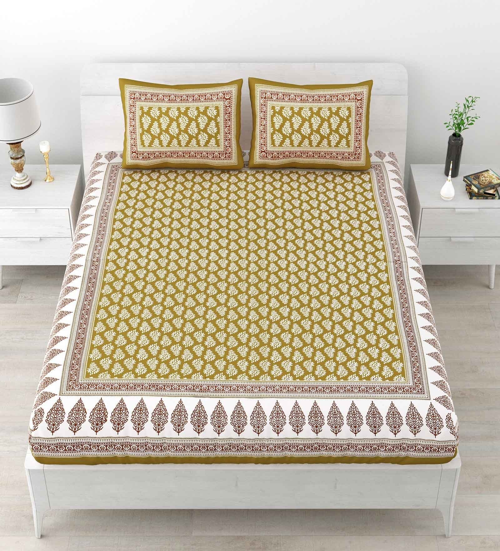 Green Abstract 120 TC Cotton Queen Sized Bedsheet with 2 Pillow Cover