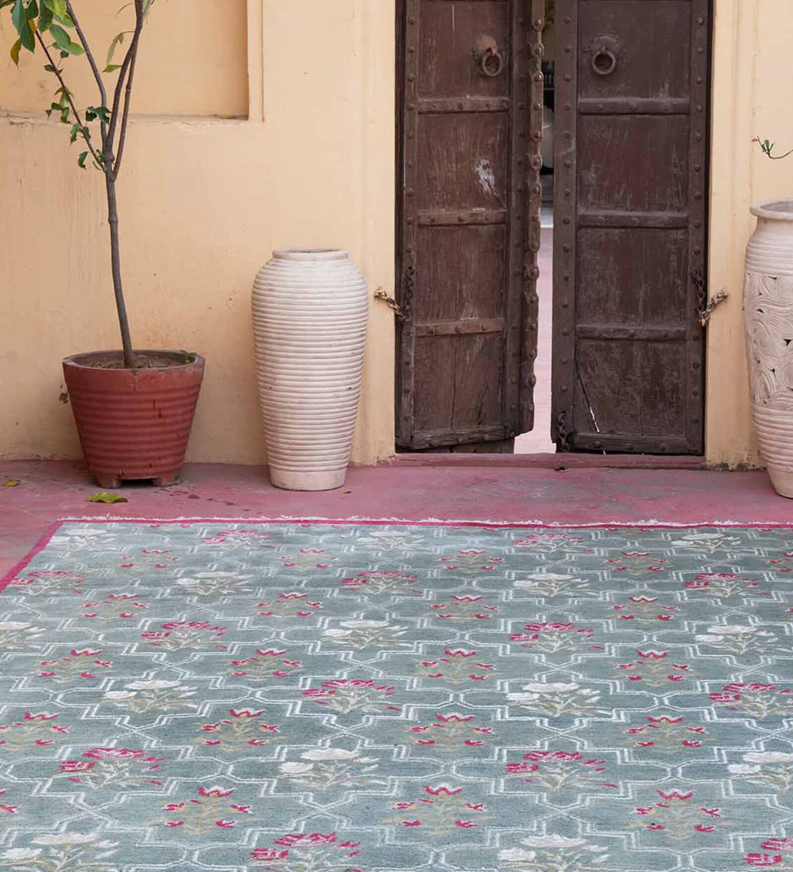 Green Floral Wool & Cotton 6 ft x 9 ft Hand Knotted Carpet
