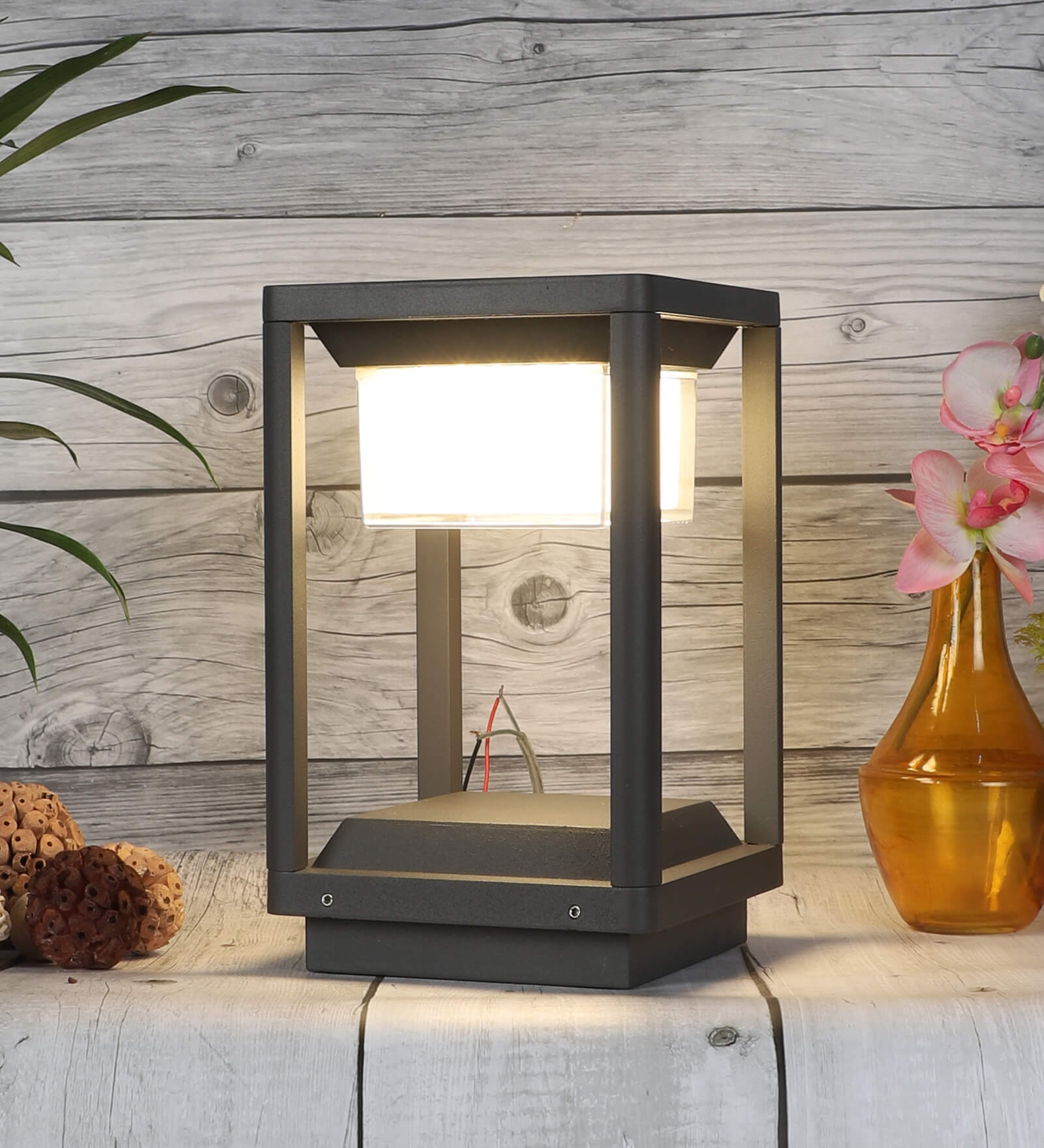 Grey Aluminium 7 Watt LED Gate Light
