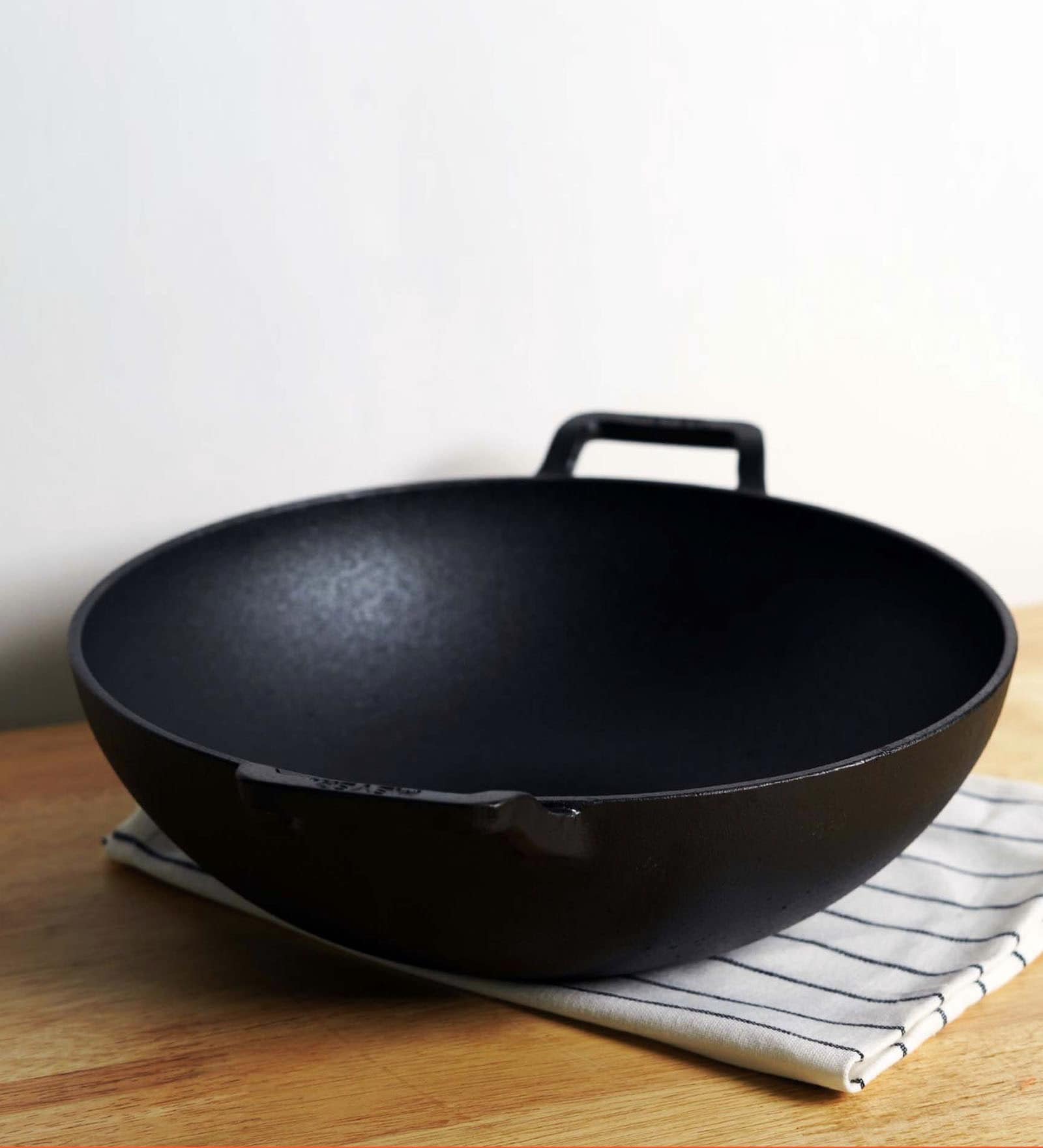 Pre Seasoned 9.4 Inch Missing Black Cast Iron Kadhai