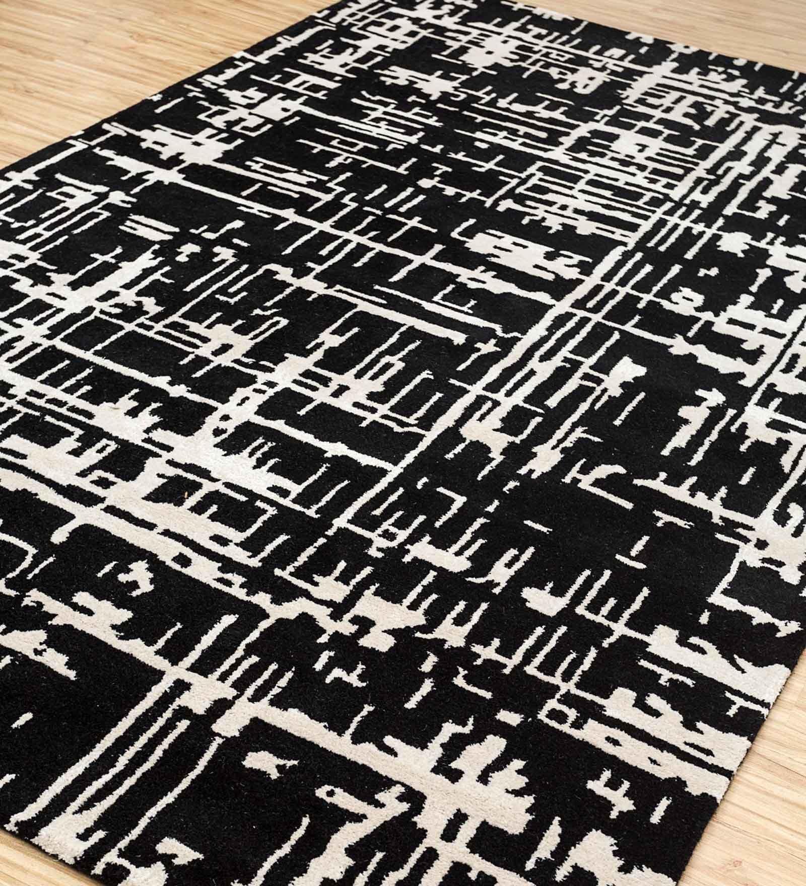 Black Abstract Wool 5 ft x 7 ft Hand Tufted Carpet