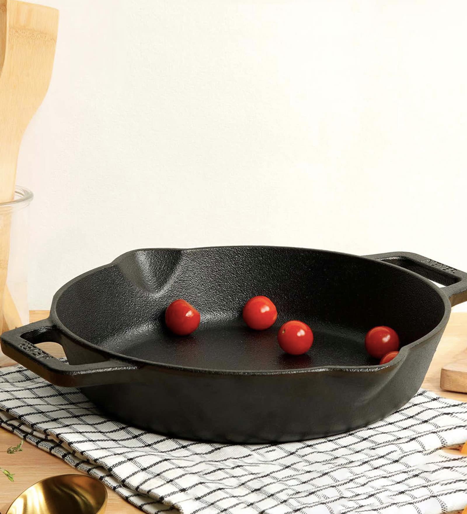 Pre Seasoned Skillet 8.7 Inch Hard Anodised Black Cast Iron Frying Pan