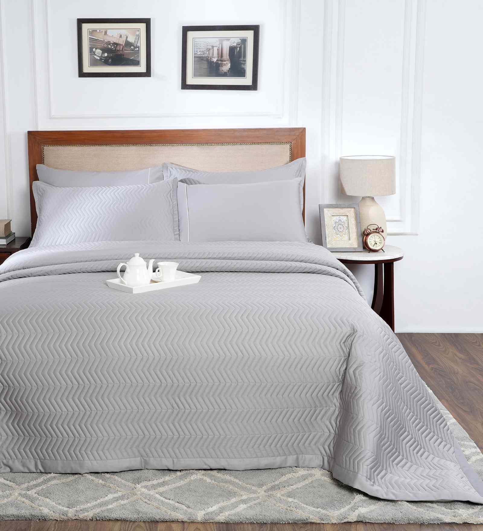 Grey Cotton Polyester Solid 100 GSM Double Bed Quilt