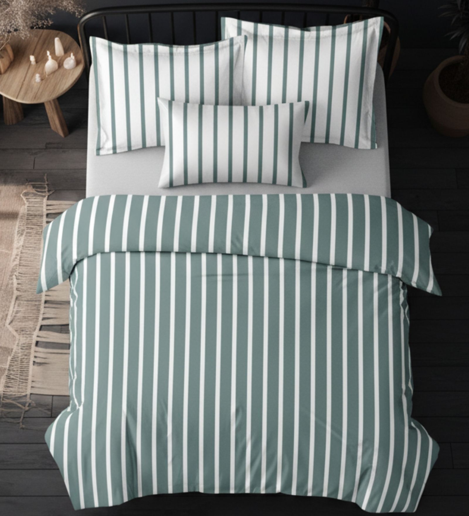 Green Cotton Pritned 300TC Super King Bedsheet with 2 Coordinate Pillow Covers