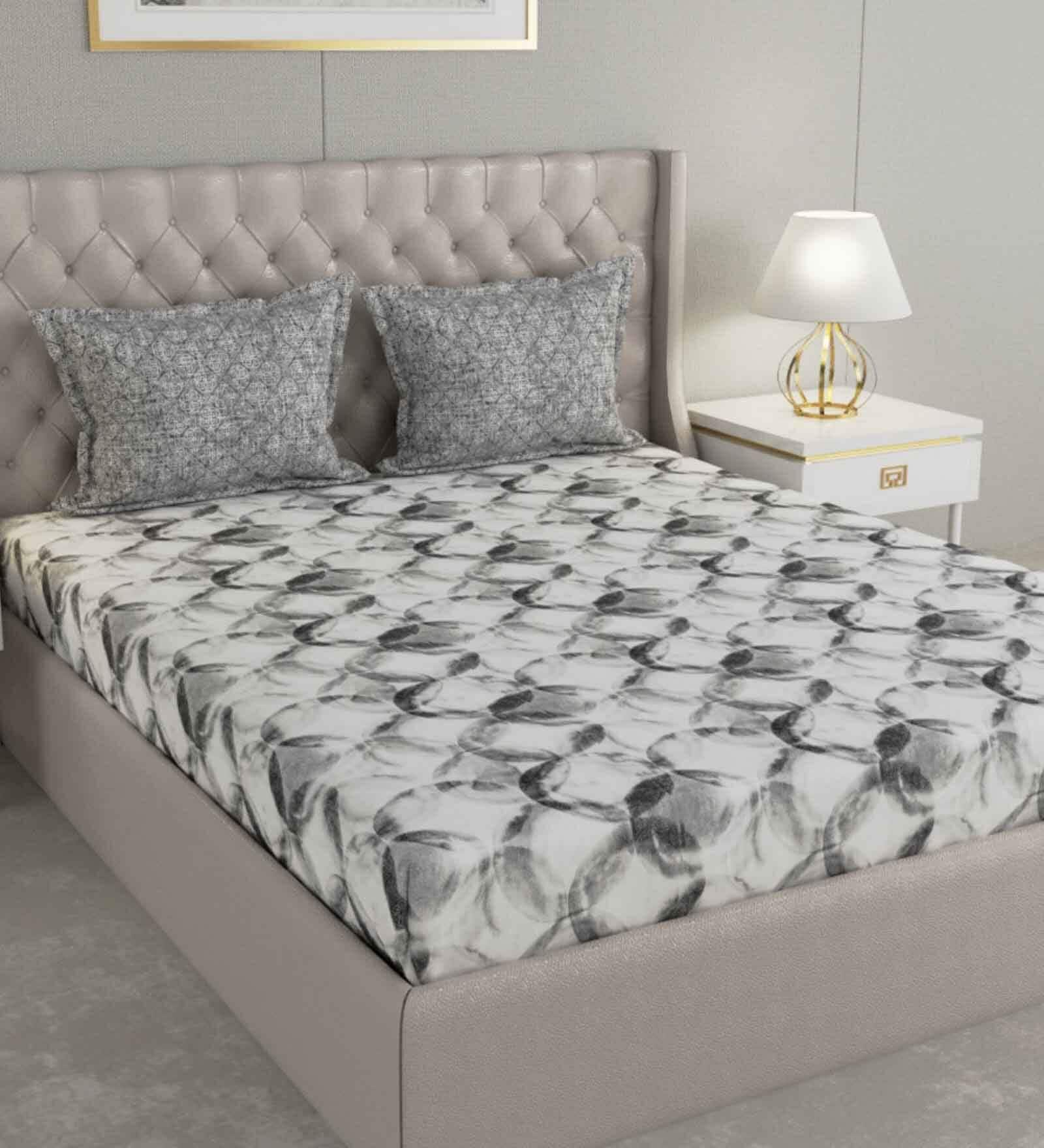 Grey Geometric 144 TC Cotton Queen Sized Bed Sheets with 2 Pillow Covers