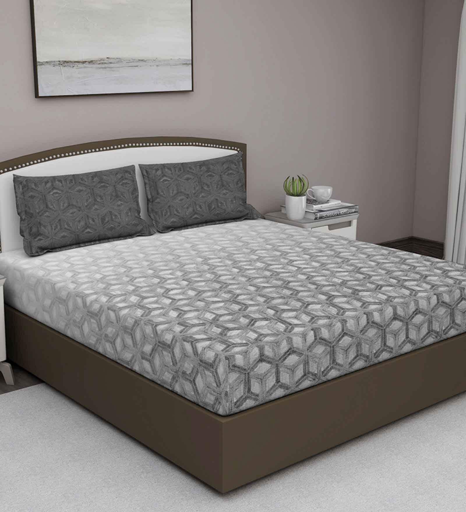 Grey Geometric 180 TC Cotton Queen Sized Bed Sheets with 2 Pillow Covers