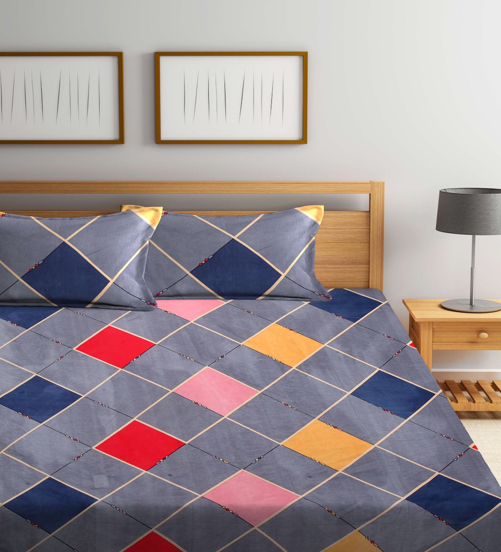 Grey Geometric 300 TC Cotton Blend Double King Sized Bedsheet With 2 Pillow Covers