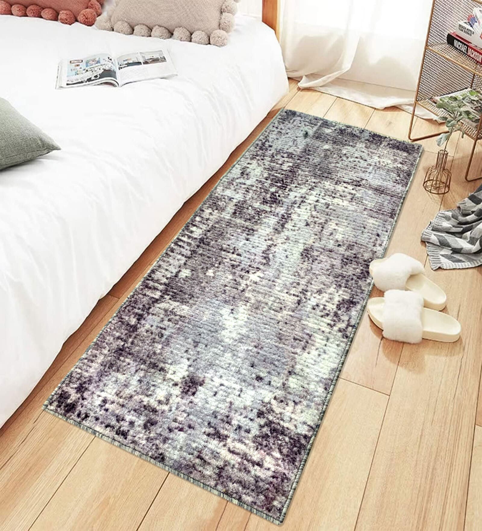Grey Abstract Microfiber 5 ft x 2 ft Machine Made Runner