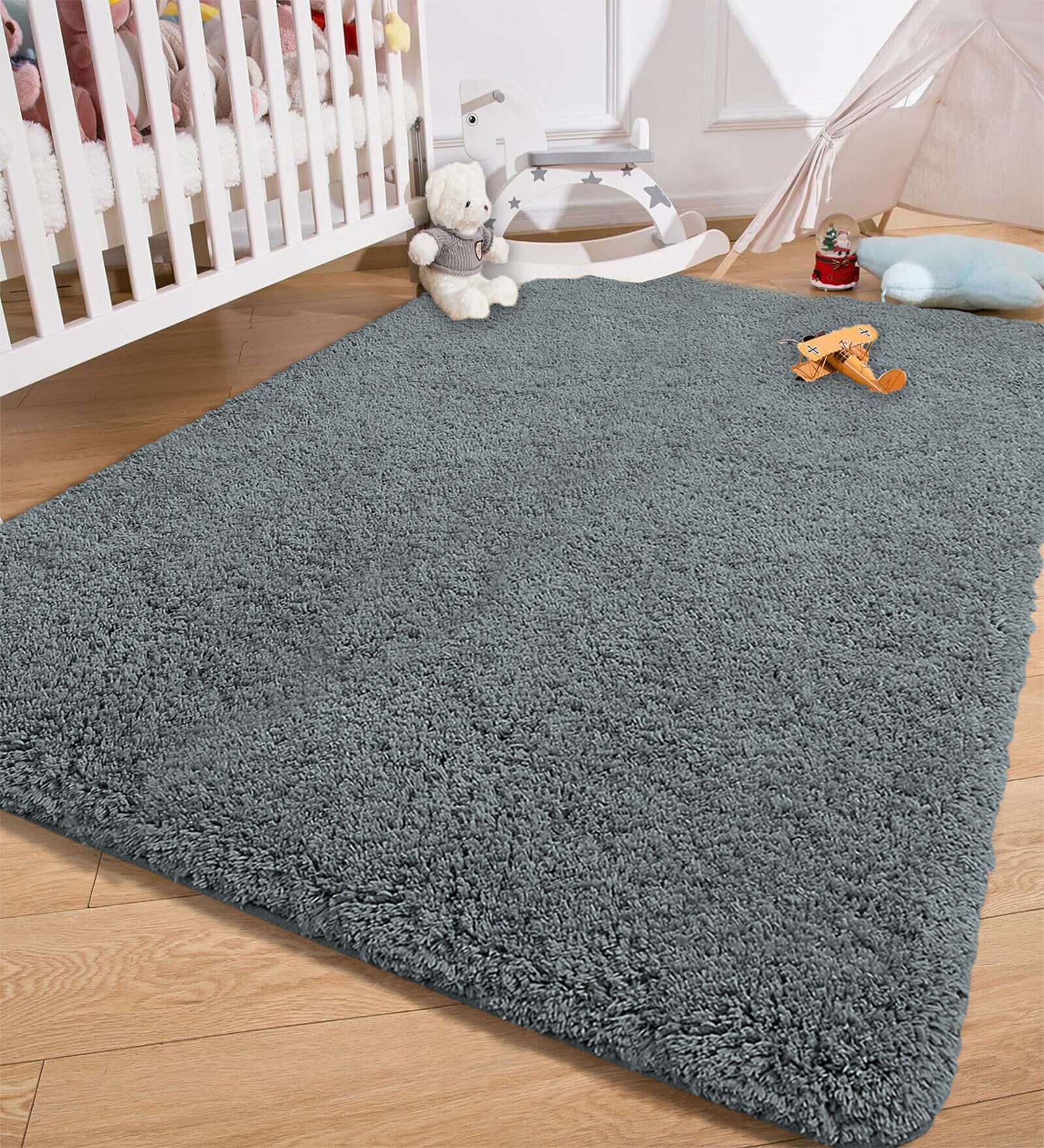 Grey Solidal Microfiber 3 x 5 Feet Machine Made Carpet