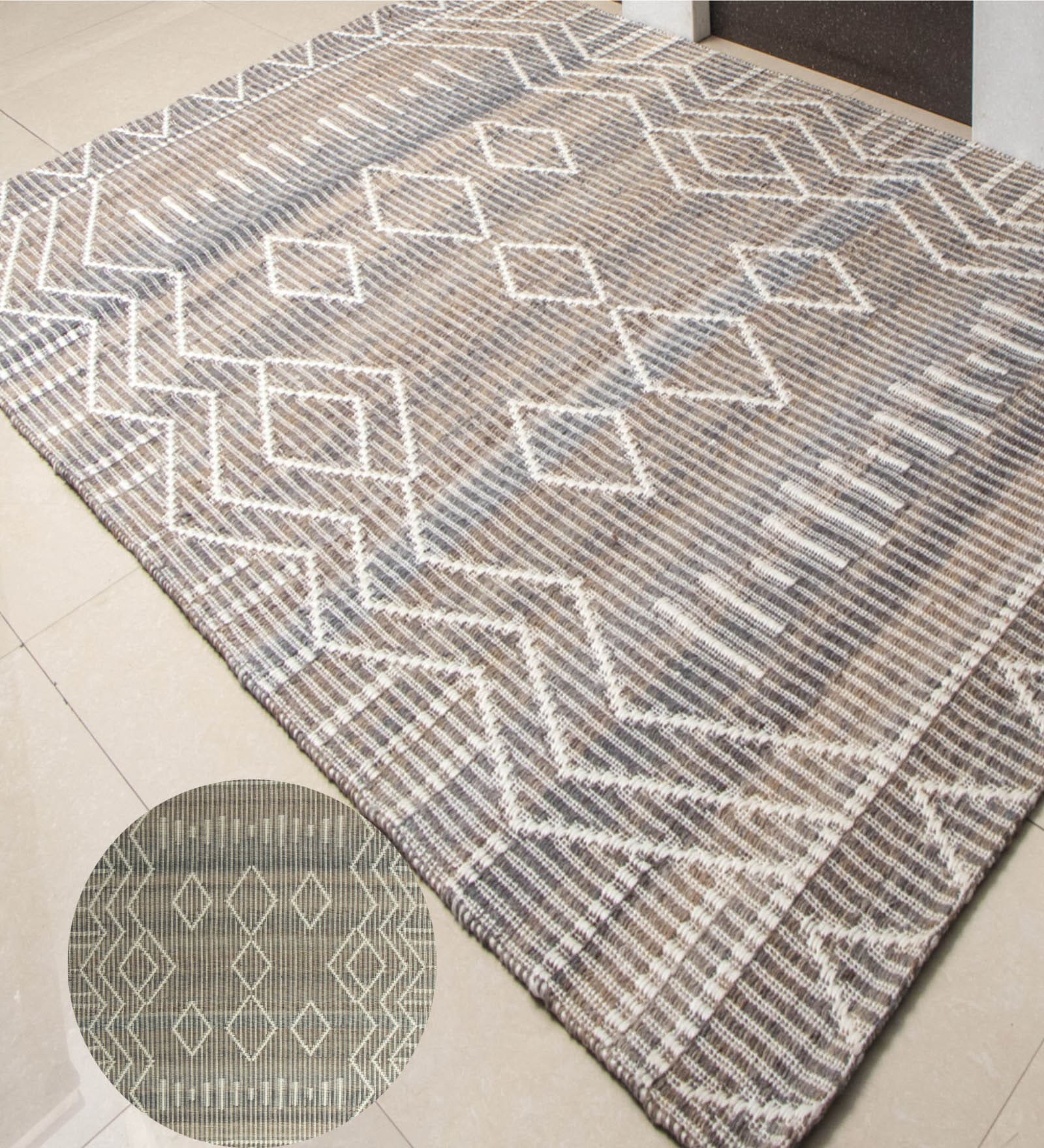 Grey Geometrical Pet 8X5 Feet Hand Tufted Carpet