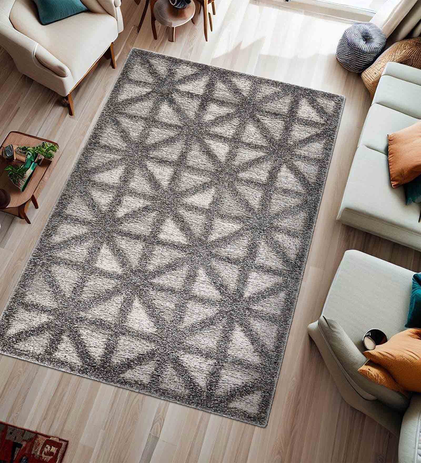 Grey Geometrical Polyester 5 ft X 7 ft Machine Made Carpet