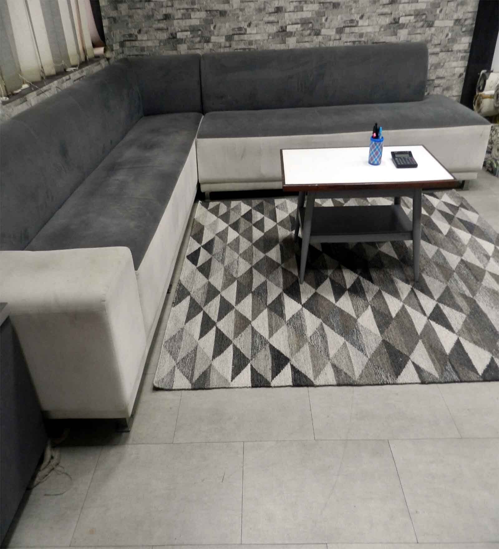Grey Geometrical Wool and Cotton 5 ft x 7 ft Hand Woven Carpet