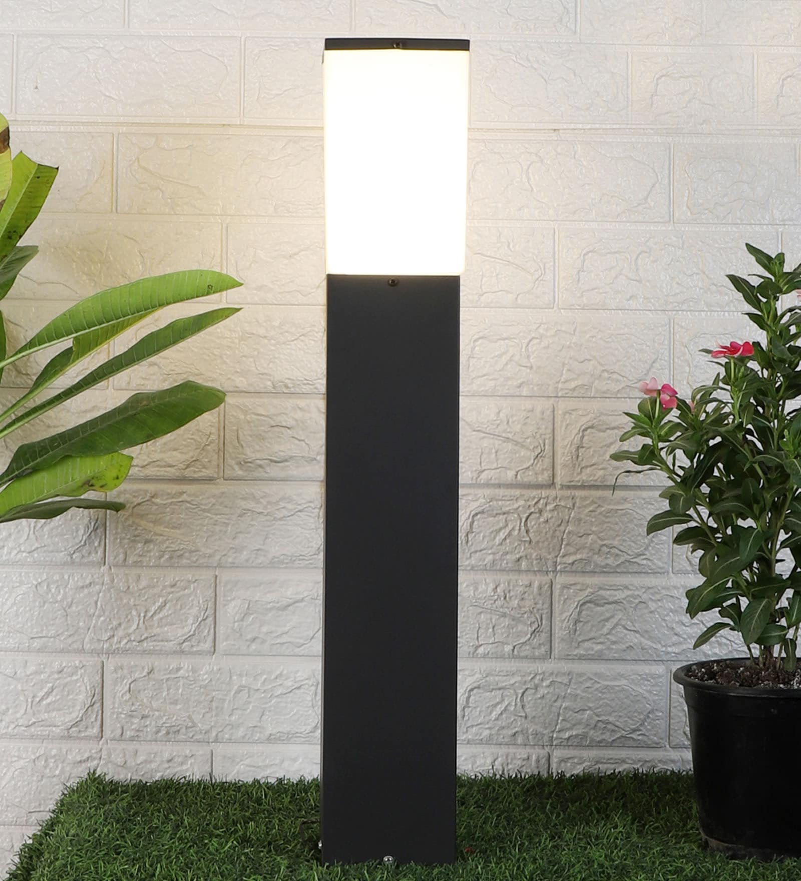 Pancy Grey Iron Garden Light
