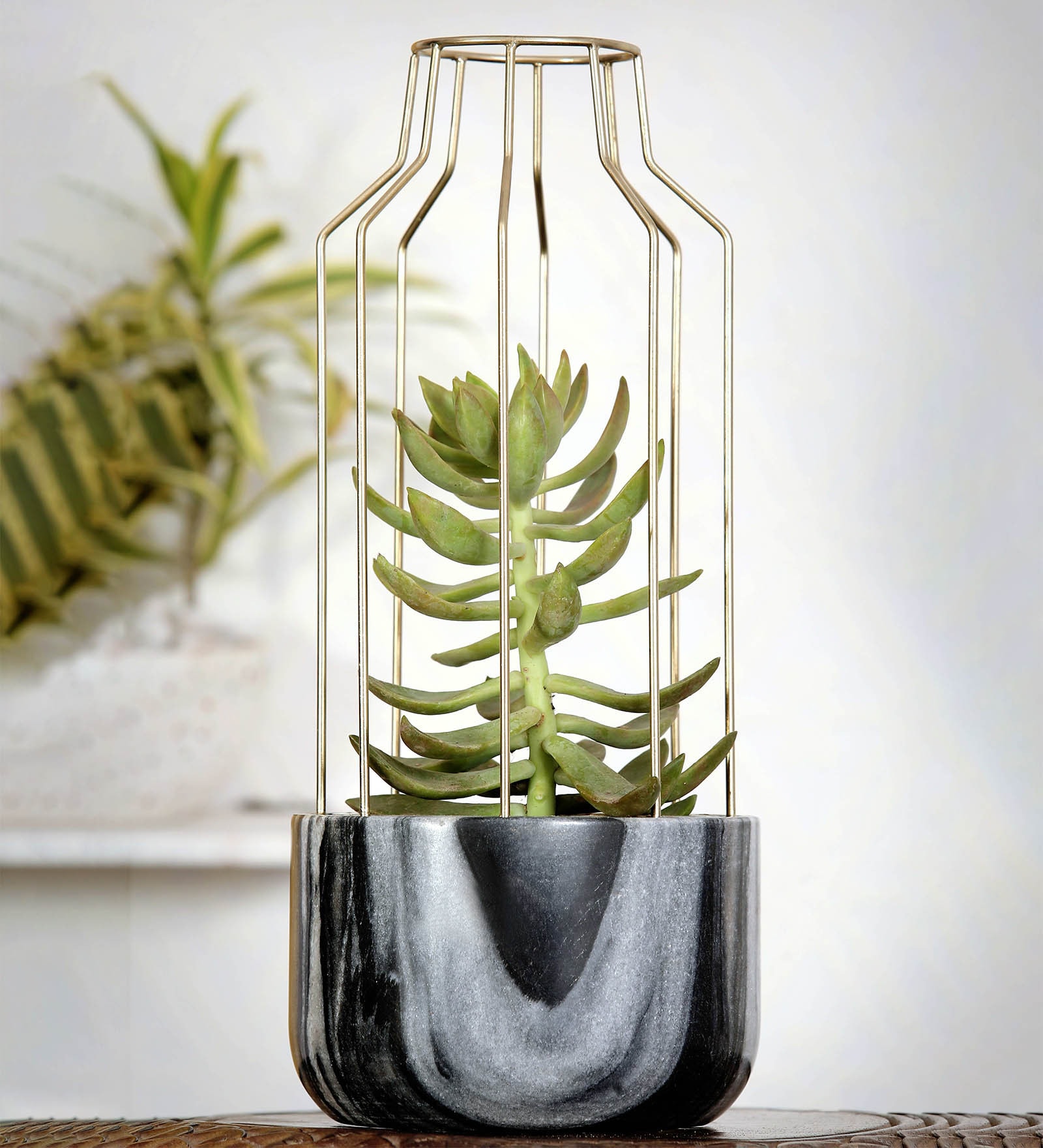 Grey Marble With Gold Metal Mesh Desk Pot