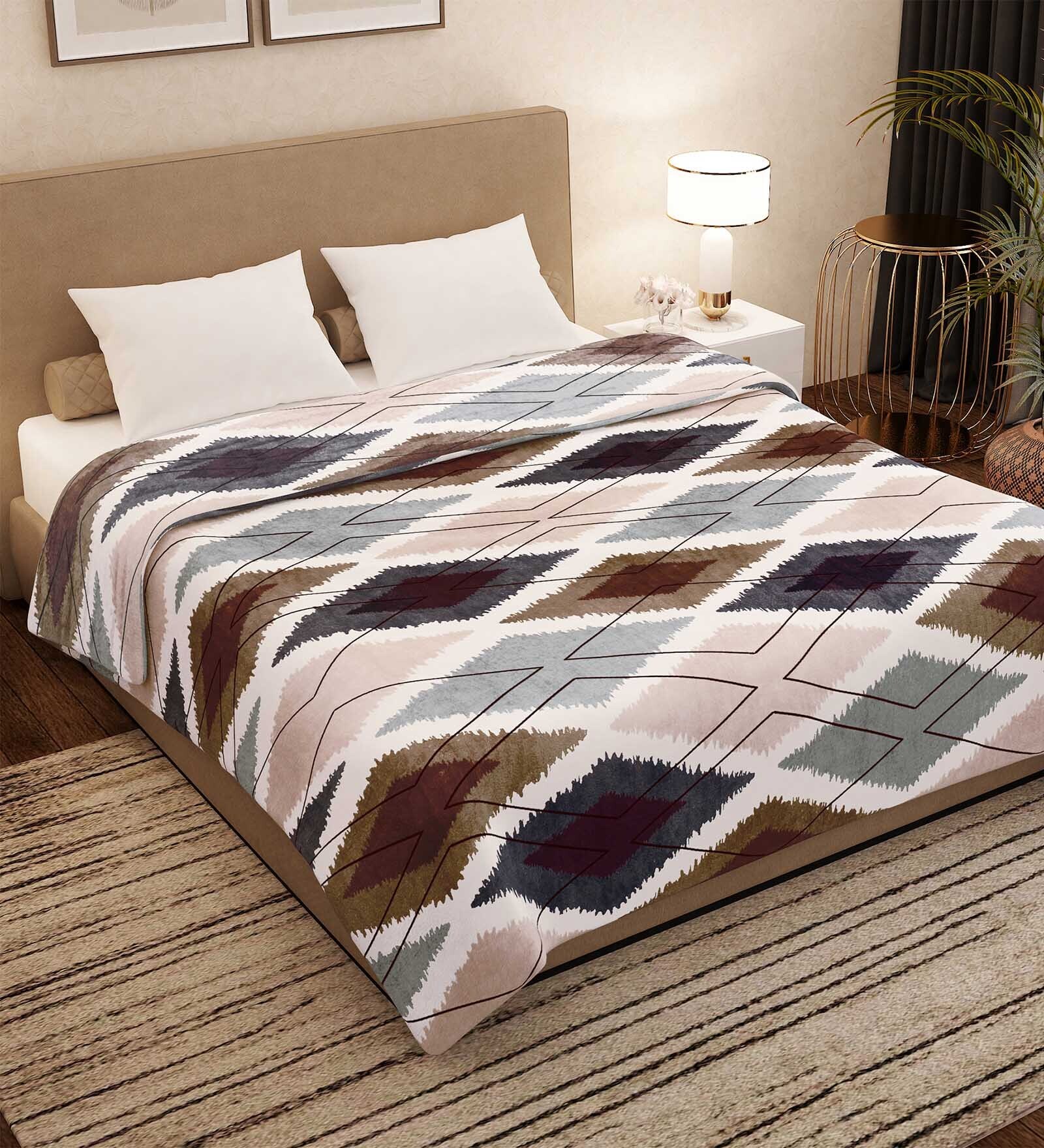 Grey Polyester Geometric 300 GSM Finley Double Bed Blankets