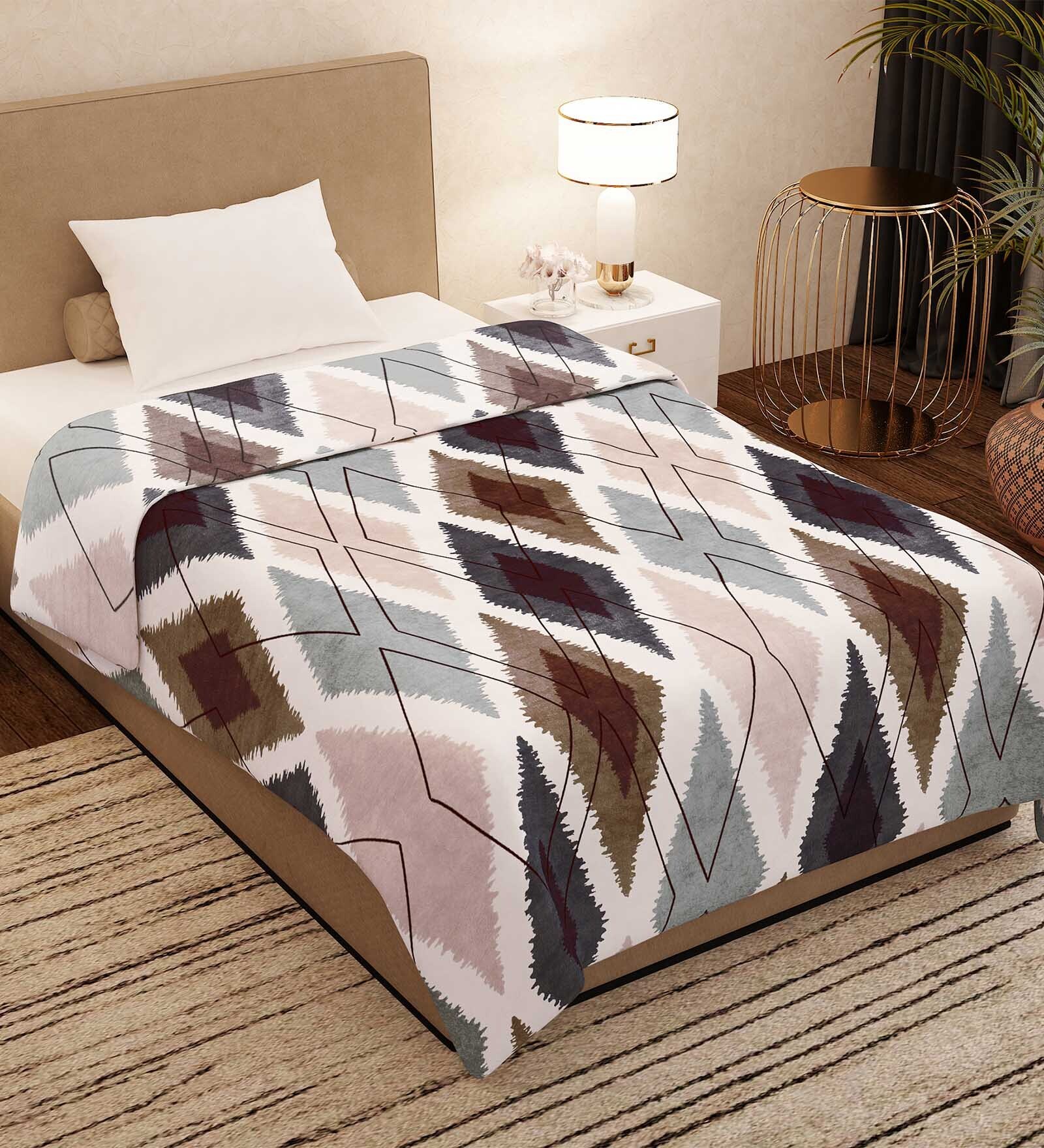 Grey Polyester Geometric 300 GSM Finley Single Bed Blankets