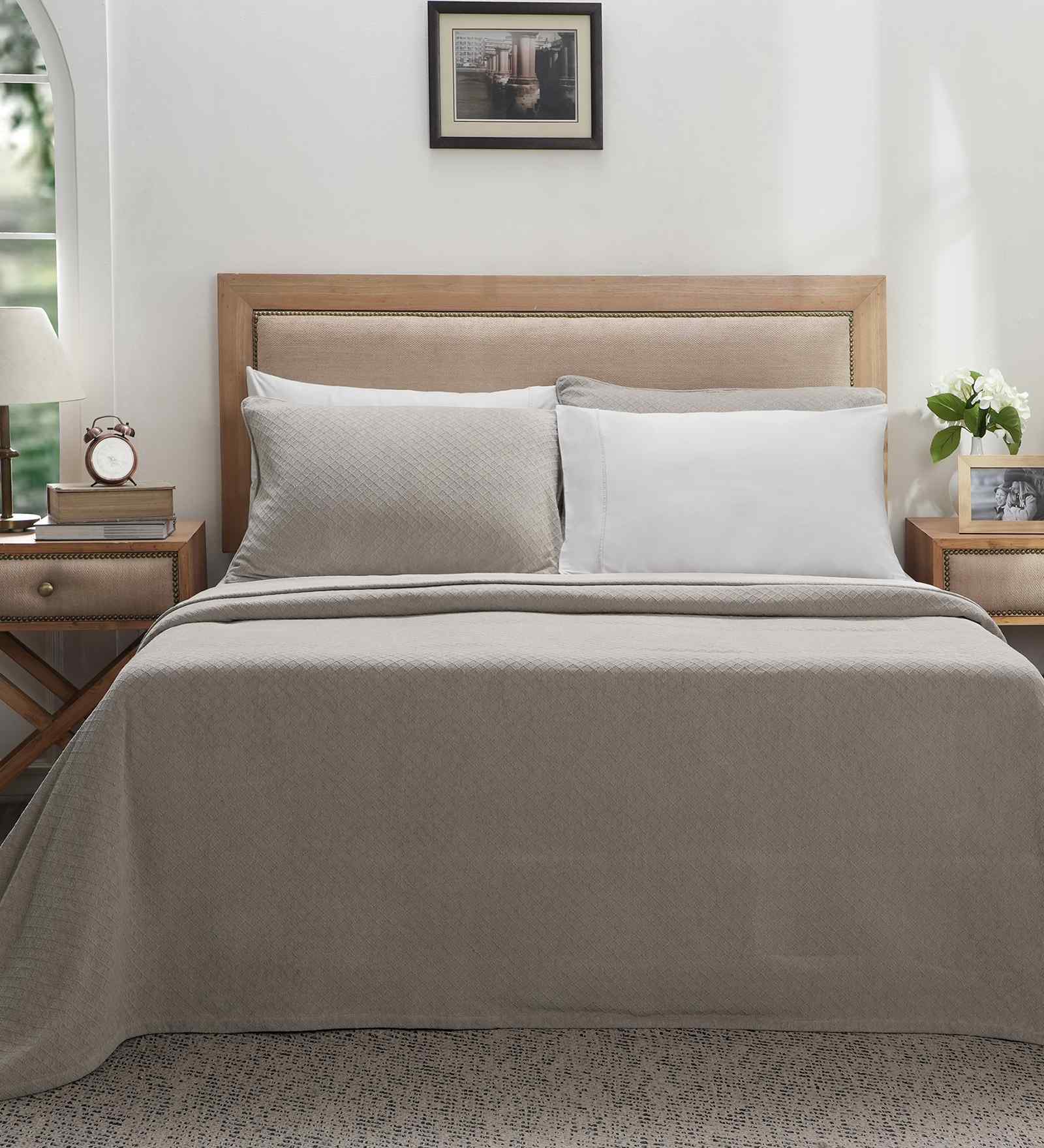 Grey Solid TC 256 Cotton Double Bed Bedcover