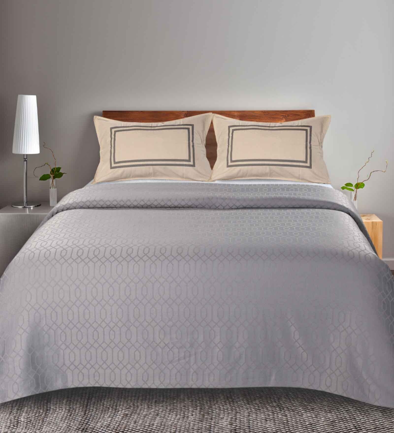 Grey Geometric 144 TC 100% Cotton King Sized Bed Sheets with 2 Pillow Covers