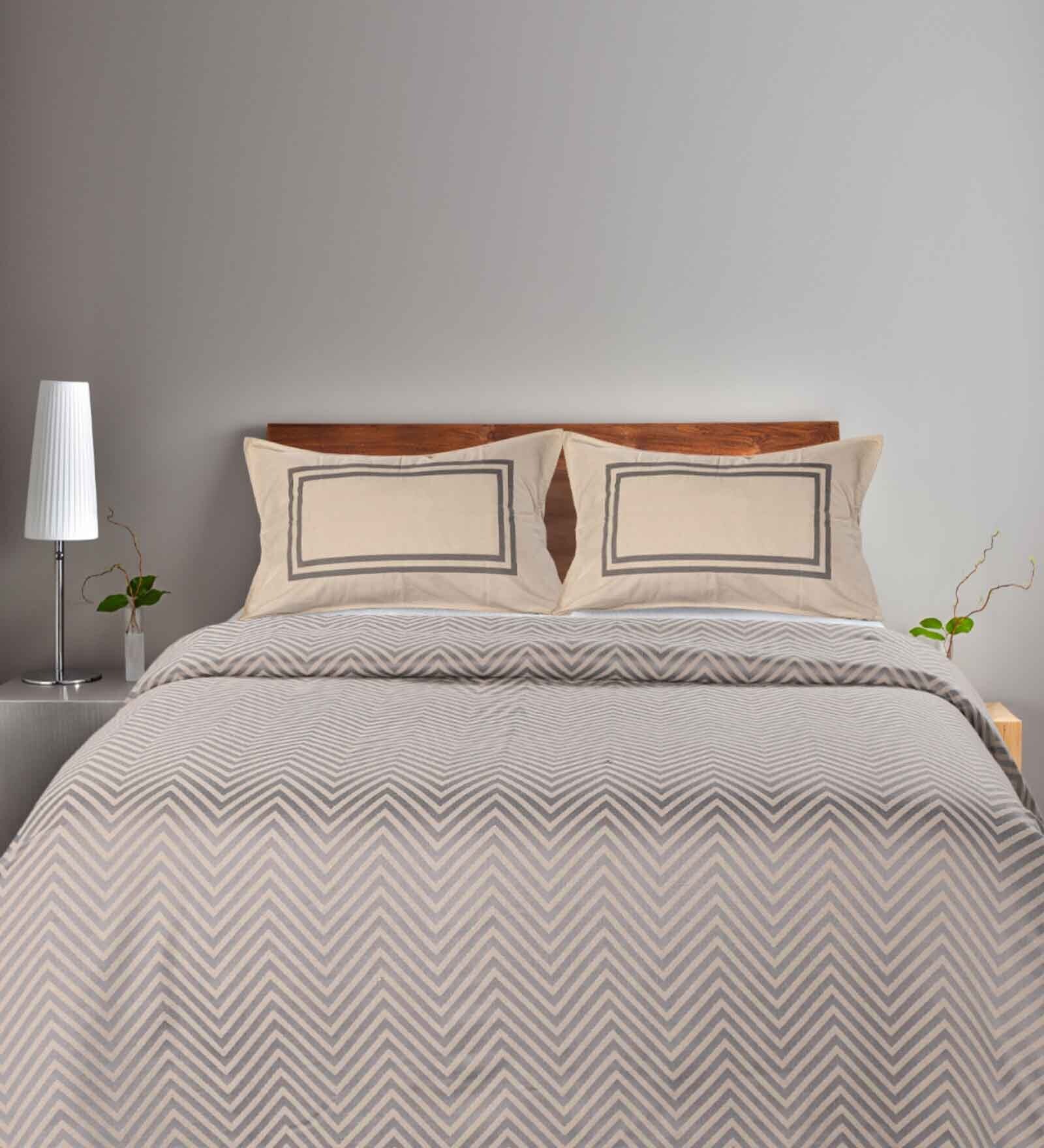 Grey Geometric 144 TC 100% Cotton King Sized Bed Sheets with 2 Pillow Covers