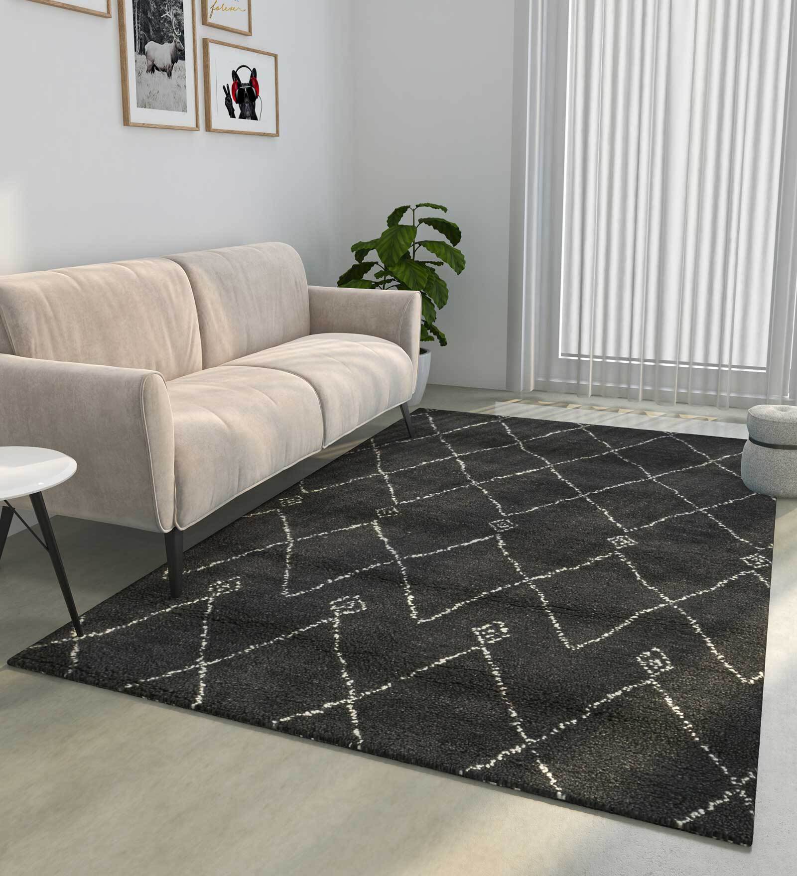Grey Geometric Wool 4 X 6 Ft Hand Knotted Carpet