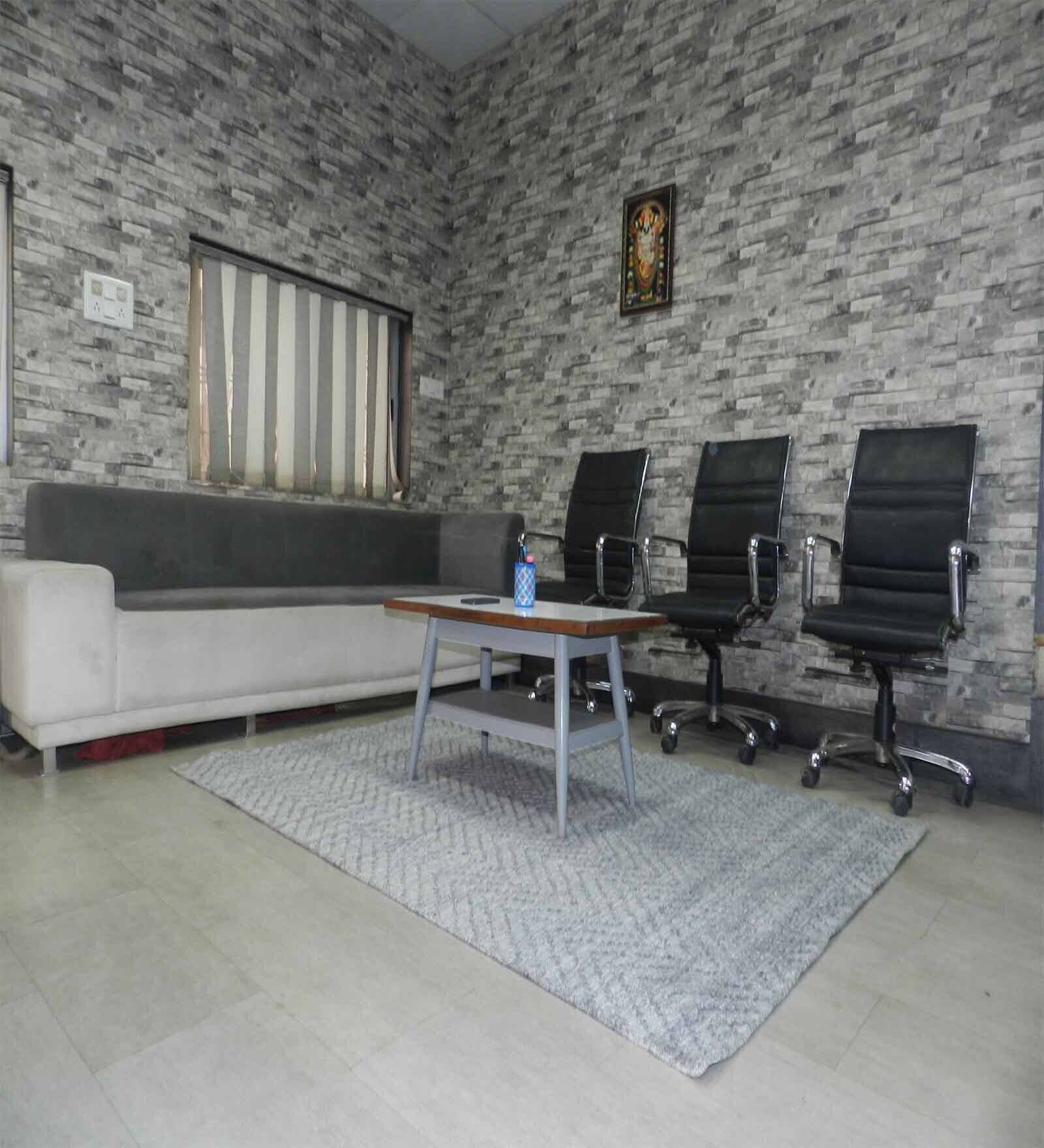 Grey Traditional Wool And Viscose 5 ft x 7 ft Hand Woven Carpet