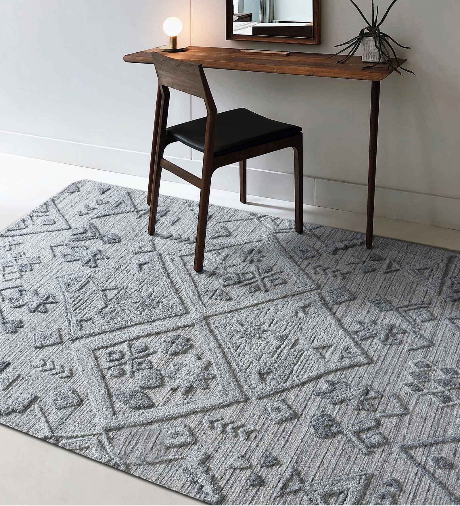 Buy Grey Abstract Wool And Viscose 8 ft x 10 ft Hand Woven Carpet by