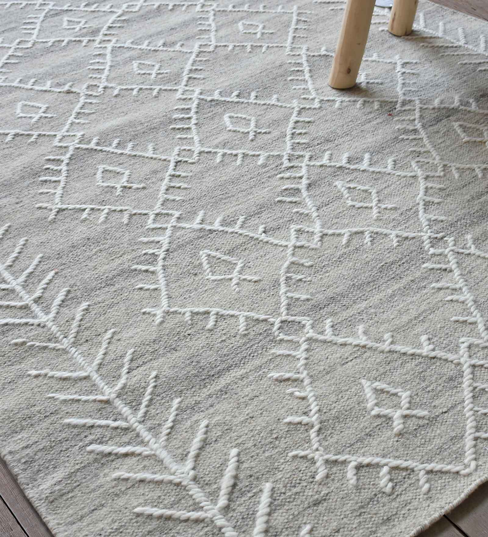 Grey Abstract Wool 5 ft x 7 ft Hand Woven Carpet