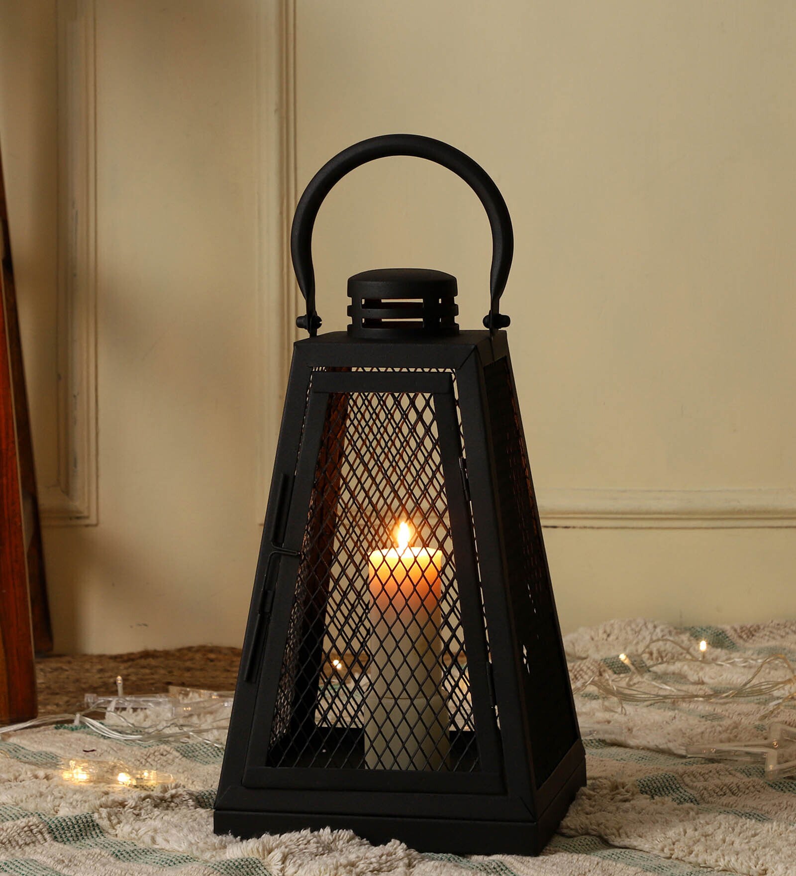 Grille Black Metal Table Lantern