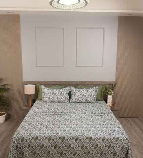 Green Contemporary Ikat Pattern 210 TC 100% Cotton Superking Bedsheet with 2 Pillow Covers