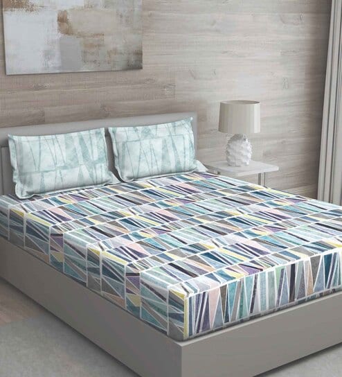 Green Abstract 150 TC Cotton Queen Sized Bed Sheets with 2 Pillow Covers by GM Fabrics