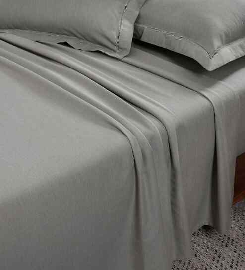 Green Solid 300 TC Cotton King Size Bed Sheet with 2 Pillow Covers 24 Collection