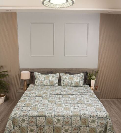 Green Stylized Floral Motifs 210 TC 100% Cotton Superking Bedsheet with 2 Pillow Covers