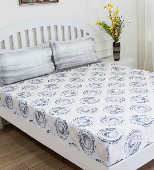 Grey Geometric 144 TC Cotton Queen Sized Bed Sheets with 2 Pillow Covers by GM Fabrics
