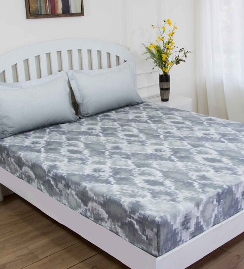 Grey Geometric 180 TC Cotton Queen Sized Bed Sheets with 2 Pillow Covers by GM Fabrics