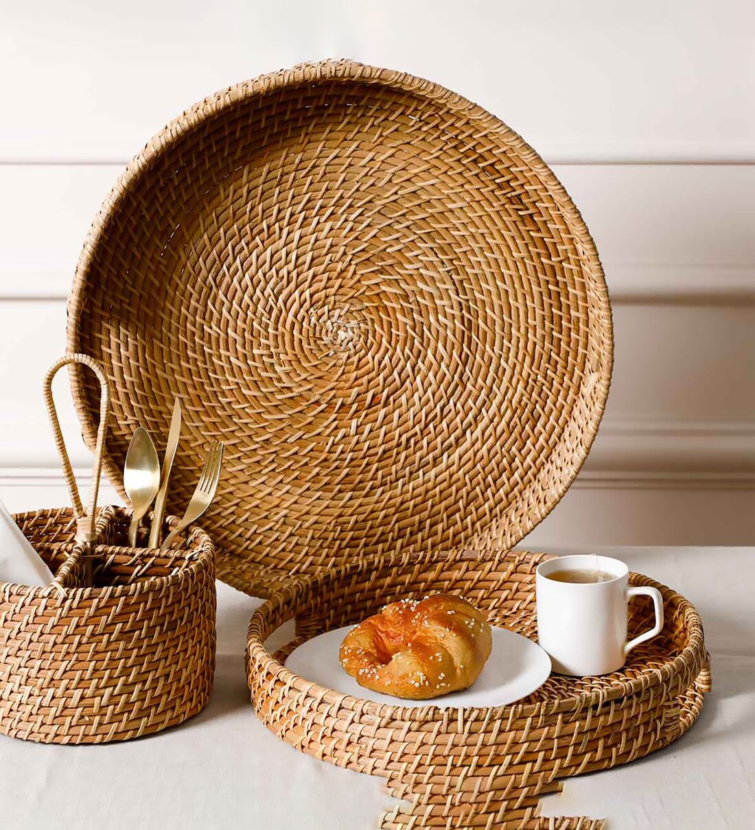 Halo Brown Bamboo Dia 14 Inch Round Serving Tray