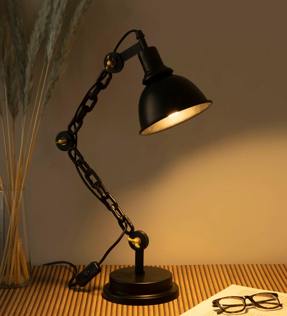 Pepperfry store study lamp