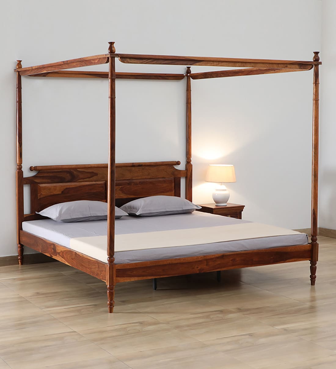 Canopy bed store pepperfry