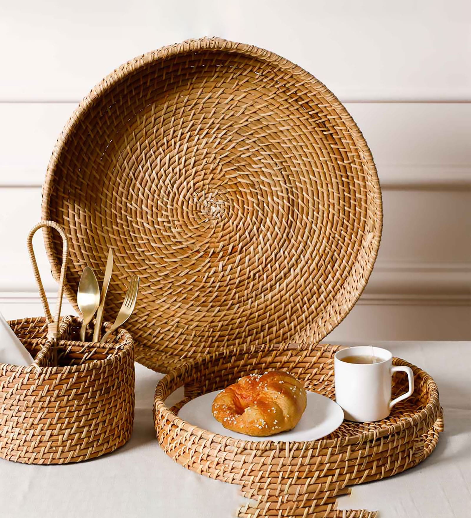 Halo Brown Bamboo Dia 14 Inch Round Serving Tray
