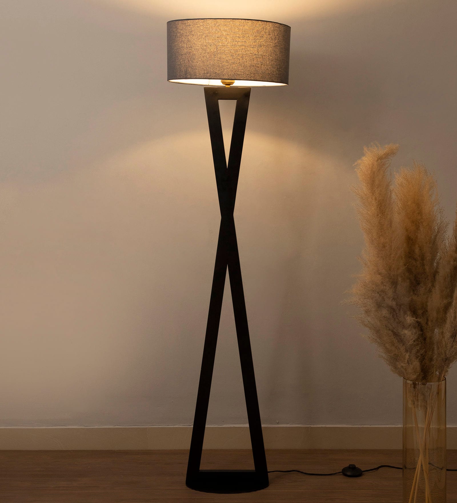 Hamptons Black Metal Floor Lamp