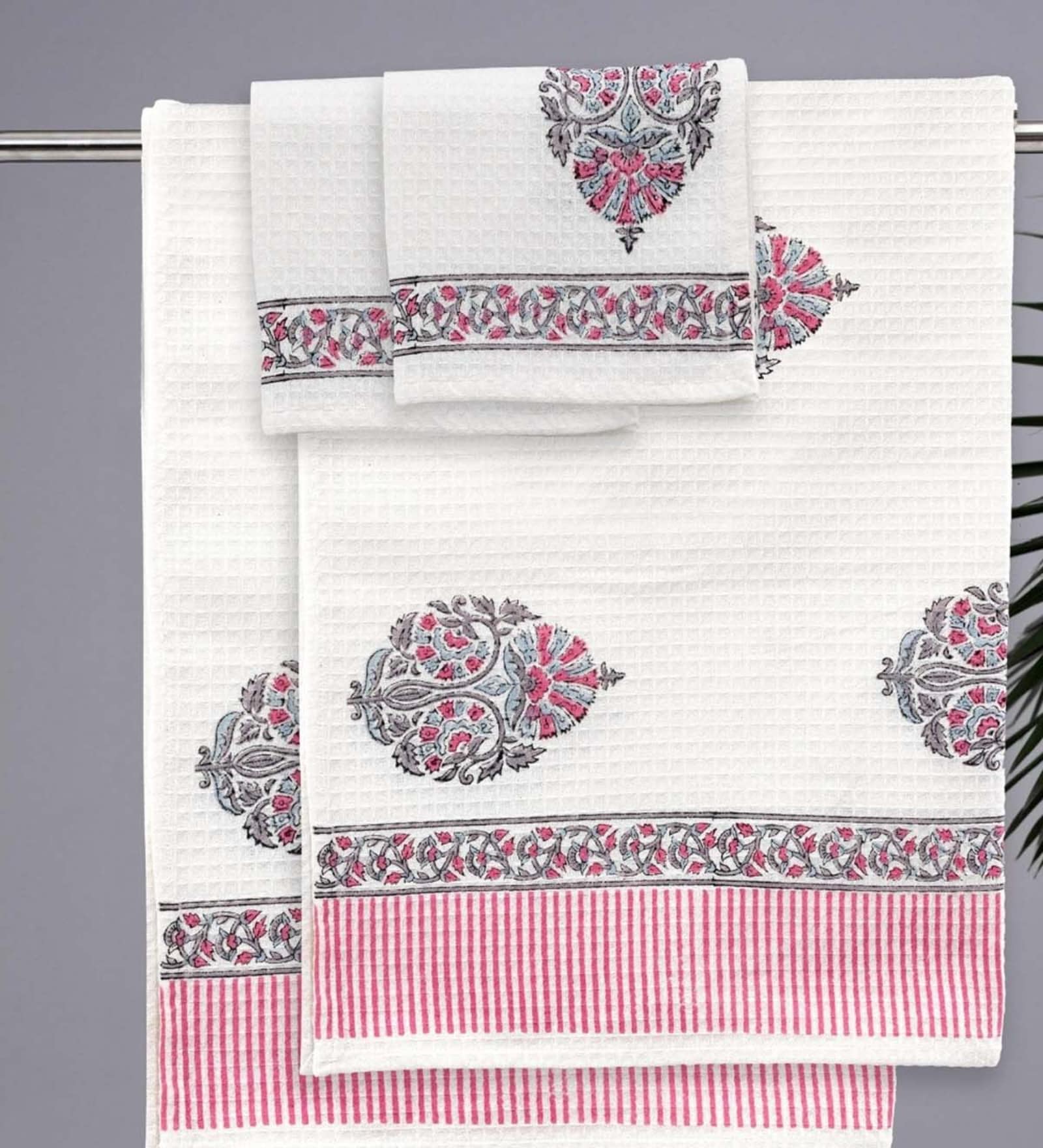 Hand Block Printed 100% Pure Cotton Floral Pink 240 GSM Super Absorbent  2 Hand & 2 Bath Towel Set  Towel Set