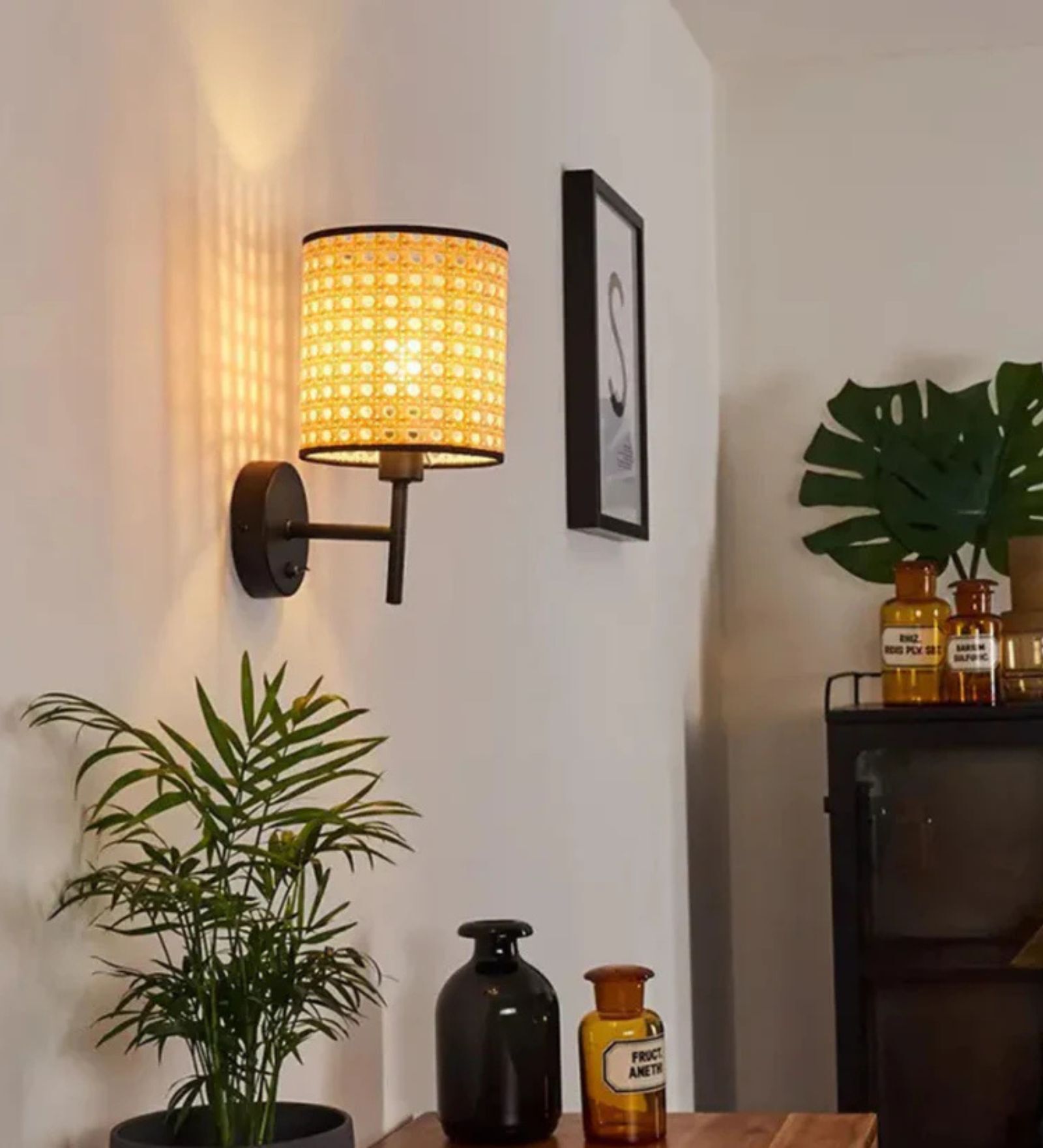 Handcrafted Rattan Wall Lamp (Beige)