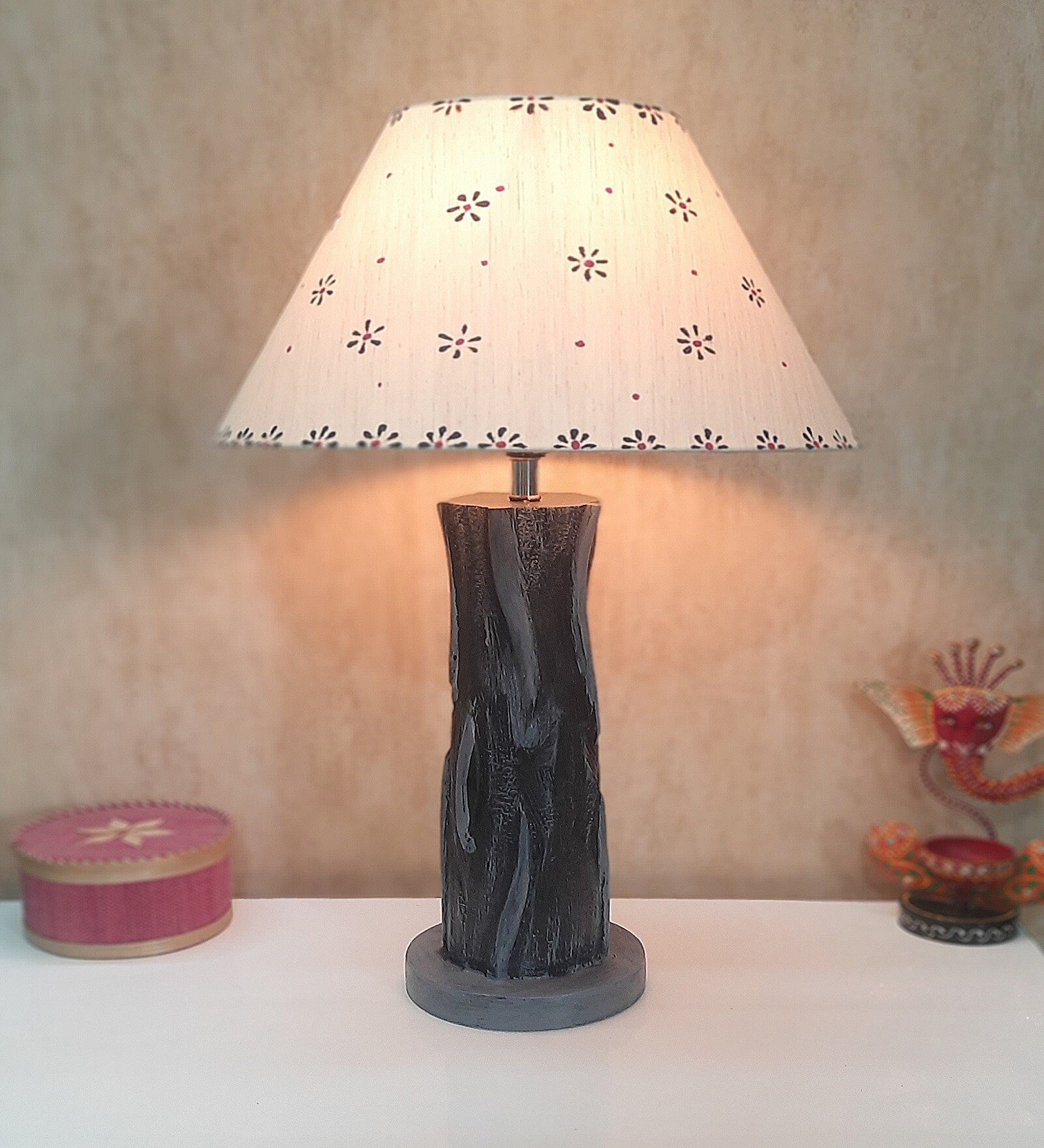 Handmade Vase Design Distress Rustic Tree Log Finish Wooden Lamp with Cotton Shade (Grey & Beige)