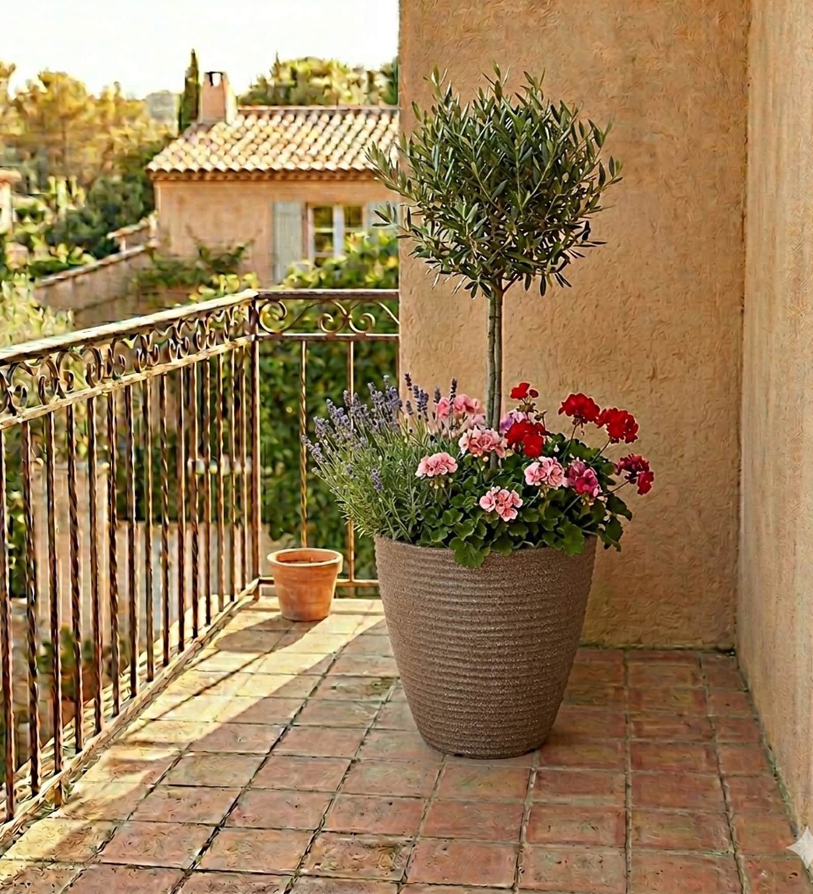Sand Havana Molded 30Cm Planter