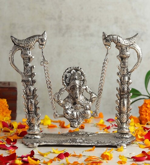 Silver Handcrafted Ganesha Idol on Jhula