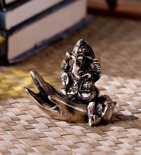 handecor-brown-brass-ganesha-on-palm-sta