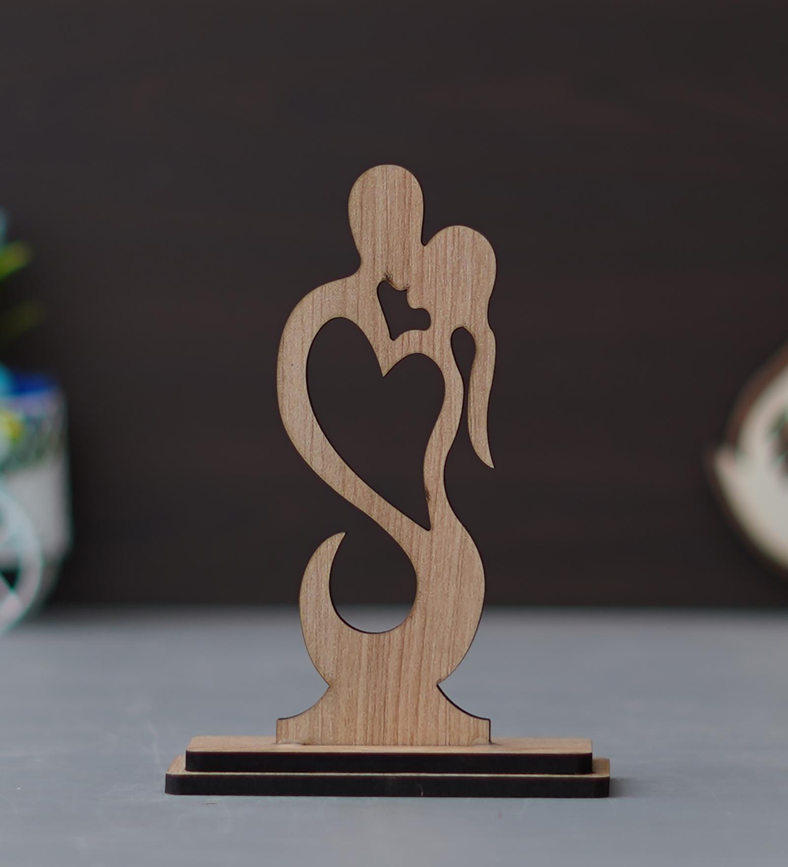 Heart Couple Kissing Engineered Wood Brown Showpiece With Stand