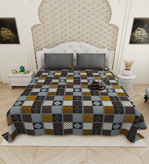 Grey Traditional print 144 TC Cotton King Size  Bedsheet With 2 Pillow Cover