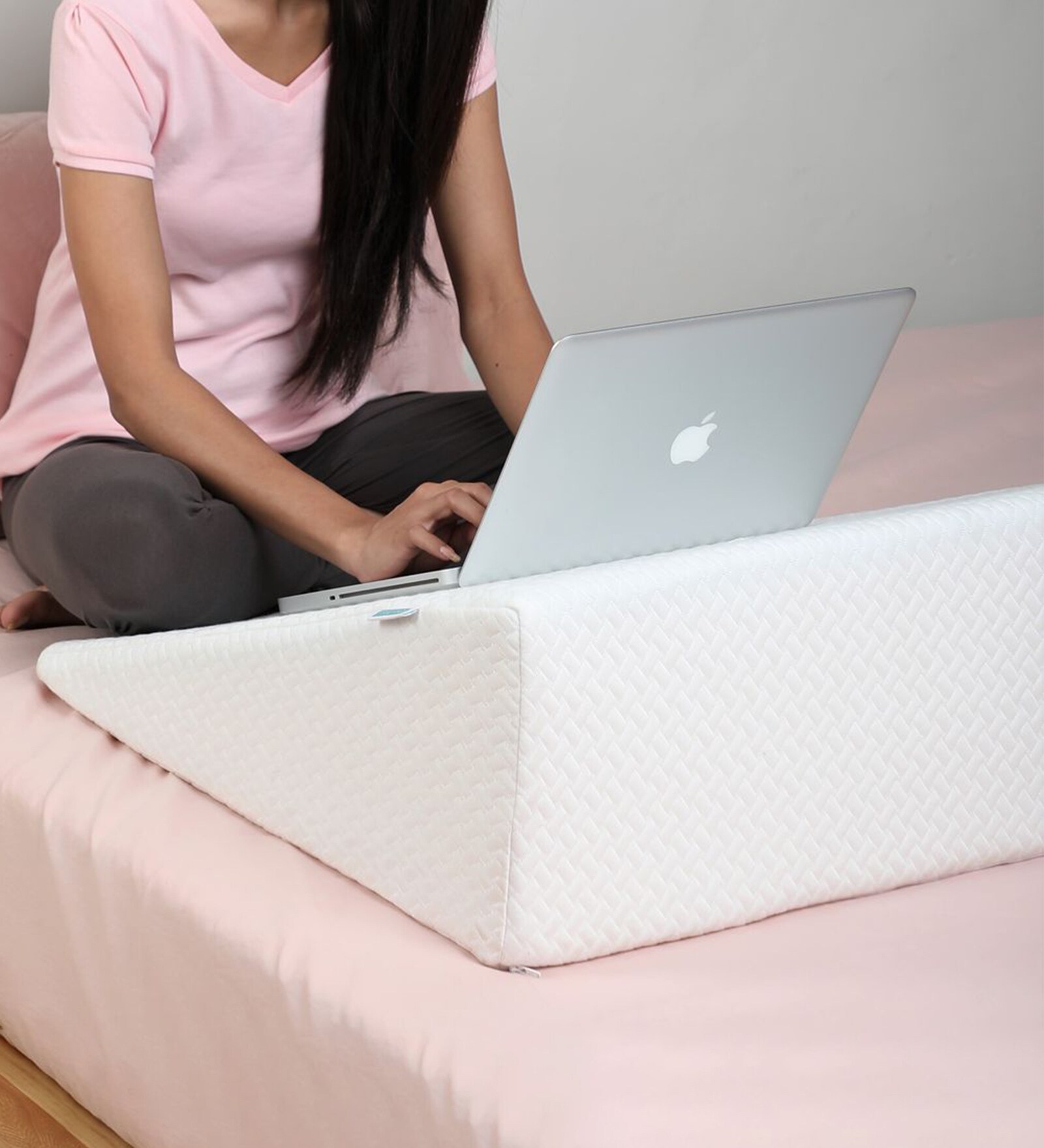 Orthopedic HR & Memory Foam Bed Wedge 24X24 Inch In Big Size