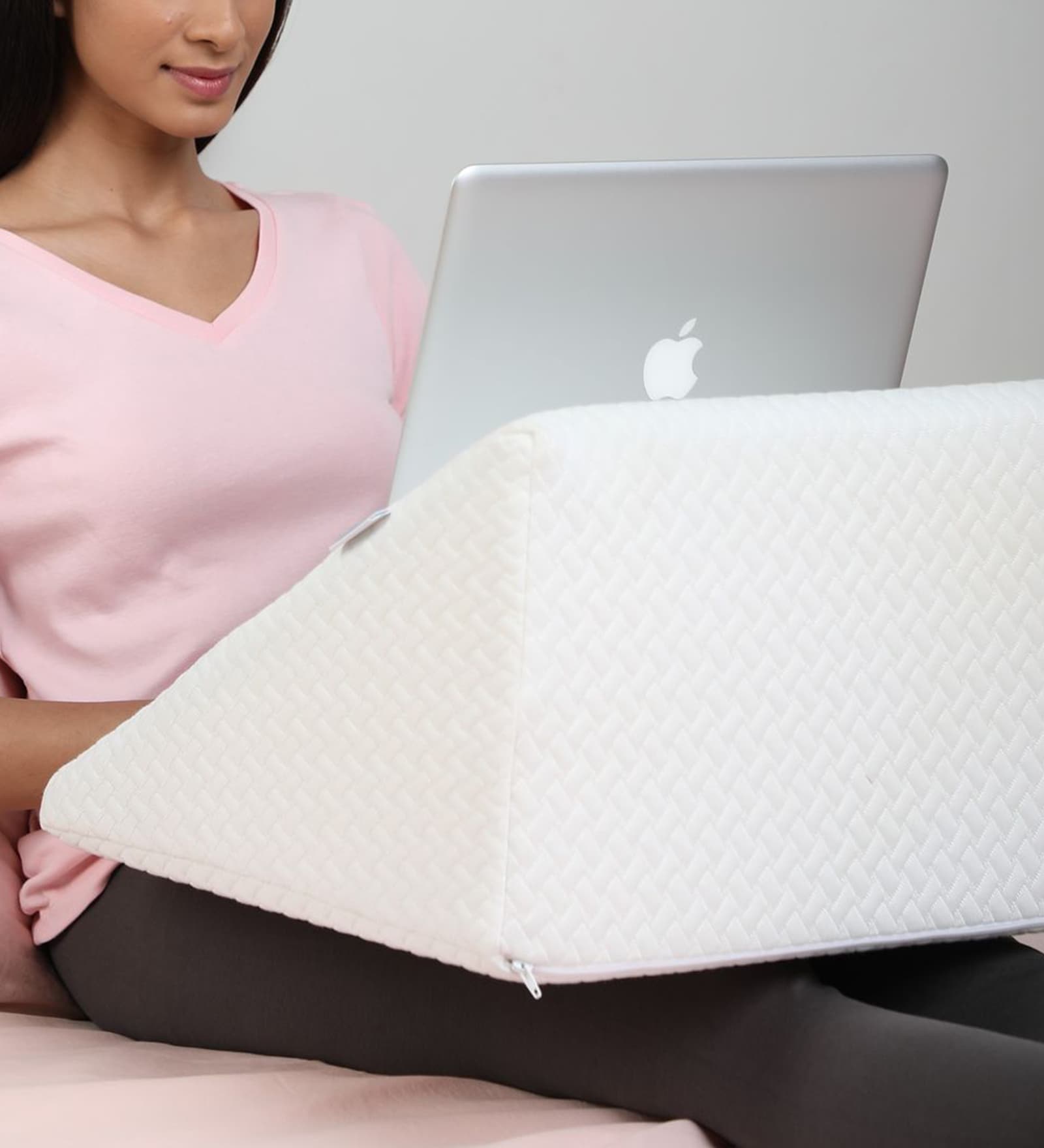 Orthopedic HR & Memory Foam Bed Wedge 18X18 Inch In Small Size